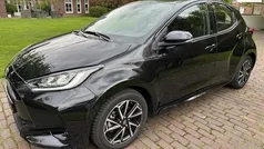 Zwart Gebruikt 2023 Toyota Yaris Comfort Hatchback | € 21.750 (Eerlijke prijs)