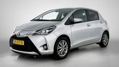 Grijs Occasion 2019 Toyota Yaris Hatchback | € 18.445 (Eerlijke prijs)