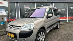 Beige, metallic lak Gebruikt 2006 Citroën Berlingo MPV | € 1.995 (Eerlijke prijs)