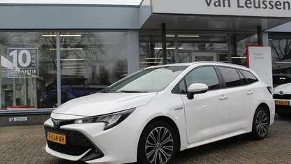 Wit Occasion 2019 Toyota Corolla Stationwagen | € 18.740 (Eerlijke prijs)