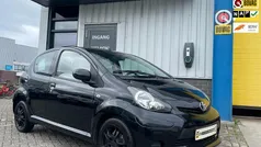Zwart Gebruikt 2013 Toyota Aygo Hatchback | € 5.950 (Eerlijke prijs)