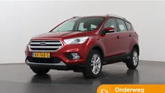 Rood Gebruikt 2019 Ford Kuga Trend SUV | € 20.335 (Eerlijke prijs)