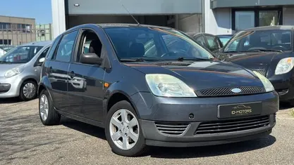 Occasion Ford Fiesta Ambiente 69 PK (50 kW) 2004 Grijs Hatchback