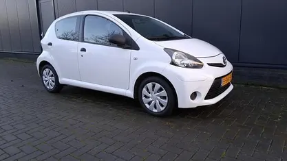 Occasion 2014 Toyota Aygo Hatchback | € 3.950 (Super prijs)