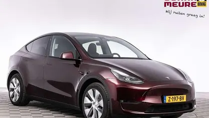 Rood Gebruikt 2024 Tesla Model Y Long Range AWD SUV | € 39.900 (Eerlijke prijs)