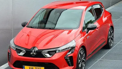 Rood Gebruikt 2024 Mitsubishi Colt Instyle Hatchback | € 25.950 (Eerlijke prijs)