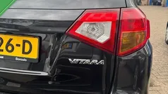 Zwart Gebruikt 2017 Suzuki Vitara Exclusive SUV | € 14.650 (Eerlijke prijs)