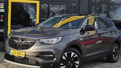 Grijs (metallic) Gebruikt 2021 Opel Grandland X Innovation SUV | € 17.950 (Goede deal)