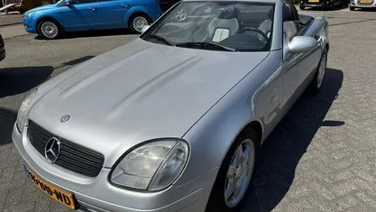 Grijs Gebruikt 1999 Mercedes SLK230 Cabriolet | € 4.199 (Eerlijke prijs)