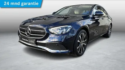 Blauw Gebruikt 2023 Mercedes E300 Luxury Sedan | € 46.950 (Goede deal)