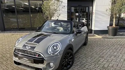 Grijs Occasion 2018 Mini John Cooper Works Cabriolet Cabriolet | € 22.750 (Eerlijke prijs)