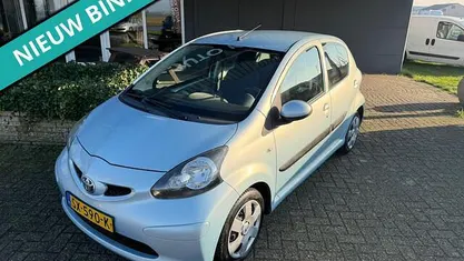 Occasion Toyota Aygo 68 PK (50 kW) 2008 Blauw (metallic) Hatchback