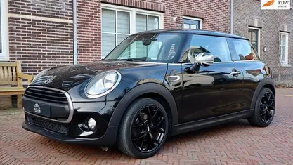 Occasion Mini Cooper 75 PK (55 kW) 2015 Zwart Hatchback