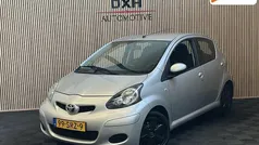 Grijs Gebruikt 2011 Toyota Aygo Comfort Hatchback | € 6.240 (Eerlijke prijs)