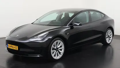 Occasion 2021 Tesla Model 3 Standard Range Sedan | € 25.690 (Eerlijke prijs)