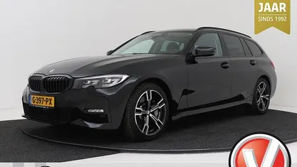 Zwart (metallic) Occasion 2019 BMW 330 Executive Stationwagen | € 31.899 (Eerlijke prijs)