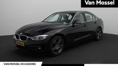 Zwart Gebruikt 2018 BMW 318 Executive Sedan | € 18.400 (Goede deal)