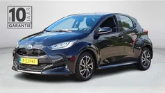 Zwart Gebruikt 2022 Toyota Yaris Hybrid Hatchback | € 21.450 (Eerlijke prijs)