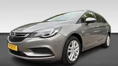 Grijs Gebruikt 2017 Opel Astra Edition Stationwagen | € 10.940 (Eerlijke prijs)