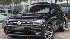 Zwart Gebruikt 2020 VW Tiguan R-line SUV | € 32.700 (Eerlijke prijs)