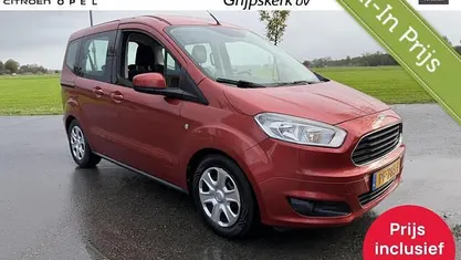Rood Occasion 2014 Ford Tourneo Courier Titanium MPV | € 8.950 (Eerlijke prijs)