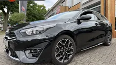 Zwart, metallic lak Gebruikt 2022 Kia ProCeed GT-Line Hatchback | € 24.500 (Goede deal)