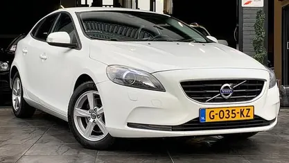 Gebruikt 2014 Volvo V40 R-Design Hatchback | € 10.744 (Goede deal)