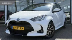 Wit Gebruikt 2021 Toyota Yaris Hybrid Hatchback | € 17.995 (Eerlijke prijs)