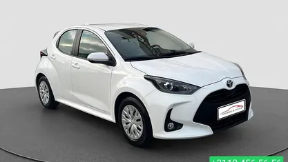 Wit Occasion 2024 Toyota Yaris Hybrid Active Hatchback | € 22.235 (Goede deal)