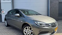 Grijs Gebruikt 2018 Opel Astra Edition Hatchback | € 8.950 (Eerlijke prijs)