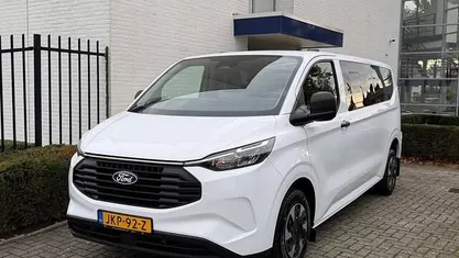 Occasion 2025 Ford Transit Custom MPV | € 46.990 (Super prijs)