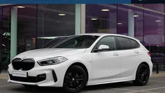 Wit Gebruikt 2023 BMW 118 M Sport Hatchback | € 29.950 (Eerlijke prijs)