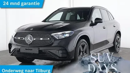 Donker obsidiaanzwart metallic Gebruikt 2024 Mercedes GLC300 AMG SUV | € 69.945 (Eerlijke prijs)