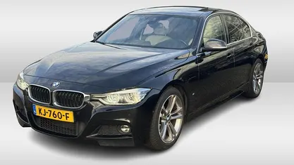 Zwart Gebruikt 2016 BMW 330e M Sport Sedan | € 14.950 (Eerlijke prijs)