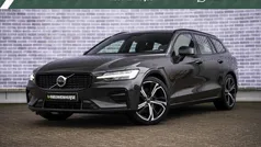 Grijs Gebruikt 2023 Volvo V60 Plus Stationwagen | € 38.399 (Eerlijke prijs)