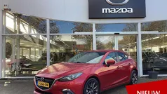Rood Gebruikt 2016 Mazda 3 Hatchback | € 12.450 (Eerlijke prijs)