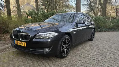 Grijs Gebruikt 2011 BMW 525 Executive Stationwagen | € 7.745 (Eerlijke prijs)