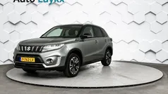 Grijs Gebruikt 2022 Suzuki Vitara Style SUV | € 23.940 (Eerlijke prijs)