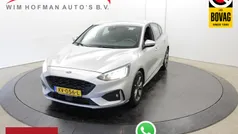 Grijs, metallic lak Gebruikt 2019 Ford Focus Business Edition Hatchback | € 14.440 (Eerlijke prijs)