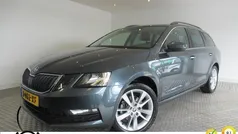 Grijs, metallic lak Gebruikt 2020 Skoda Octavia Business Line Stationwagen | € 19.945 (Eerlijke prijs)