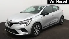 Grijs Gebruikt 2022 Renault Clio V Equilibre Hatchback | € 16.535 (Eerlijke prijs)