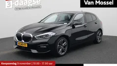 Zwart Gebruikt 2021 BMW 118 Basis Hatchback | € 21.900 (Eerlijke prijs)