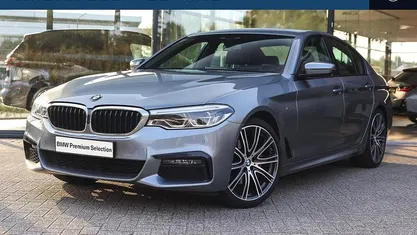 Grijs Gebruikt 2020 BMW 520 Executive Sedan | € 33.450 (Eerlijke prijs)