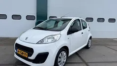 Wit Gebruikt 2014 Peugeot 107 Access Hatchback | € 4.925 (Eerlijke prijs)