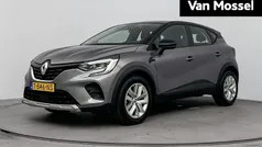 Grijs Gebruikt 2023 Renault Captur Evolution SUV | € 20.935 (Eerlijke prijs)