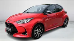 Rood Gebruikt 2021 Toyota Yaris Hybrid Edition Hatchback | € 21.945 (Eerlijke prijs)