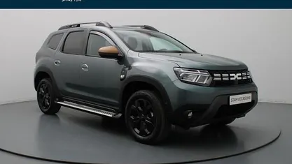 Groen (metallic) Occasion 2023 Dacia Duster Extreme SUV | € 23.490 (Eerlijke prijs)