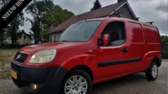 Rood Gebruikt 2009 Fiat Doblò MPV | € 6.395