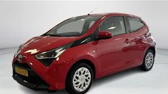 Rood Gebruikt 2020 Toyota Aygo X-play Hatchback | € 13.945 (Eerlijke prijs)