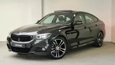 Saphirschwarz metallic (zwart metallic) Gebruikt 2020 BMW 320 M Sport Hatchback | € 28.900 (Goede deal)